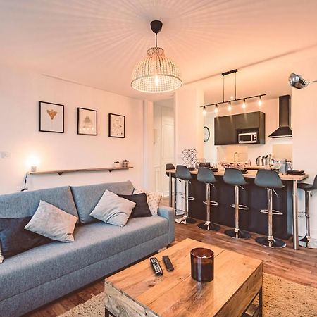 Charme De L'Ancien Pour Cet Appartement Entierement Renove Dans L'Hypercentre De Reims Kültér fotó