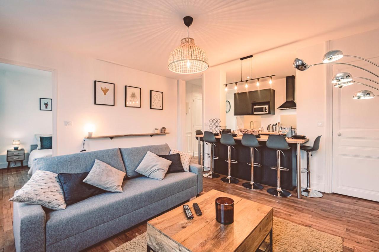 Charme De L'Ancien Pour Cet Appartement Entierement Renove Dans L'Hypercentre De Reims Kültér fotó