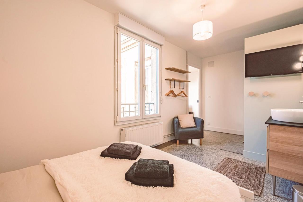 Charme De L'Ancien Pour Cet Appartement Entierement Renove Dans L'Hypercentre De Reims Kültér fotó