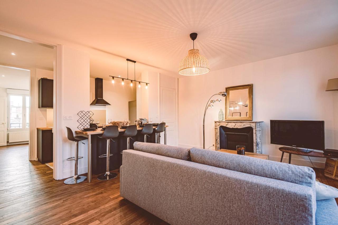 Charme De L'Ancien Pour Cet Appartement Entierement Renove Dans L'Hypercentre De Reims Kültér fotó