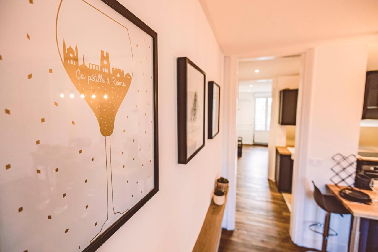 Charme De L'Ancien Pour Cet Appartement Entierement Renove Dans L'Hypercentre De Reims Kültér fotó